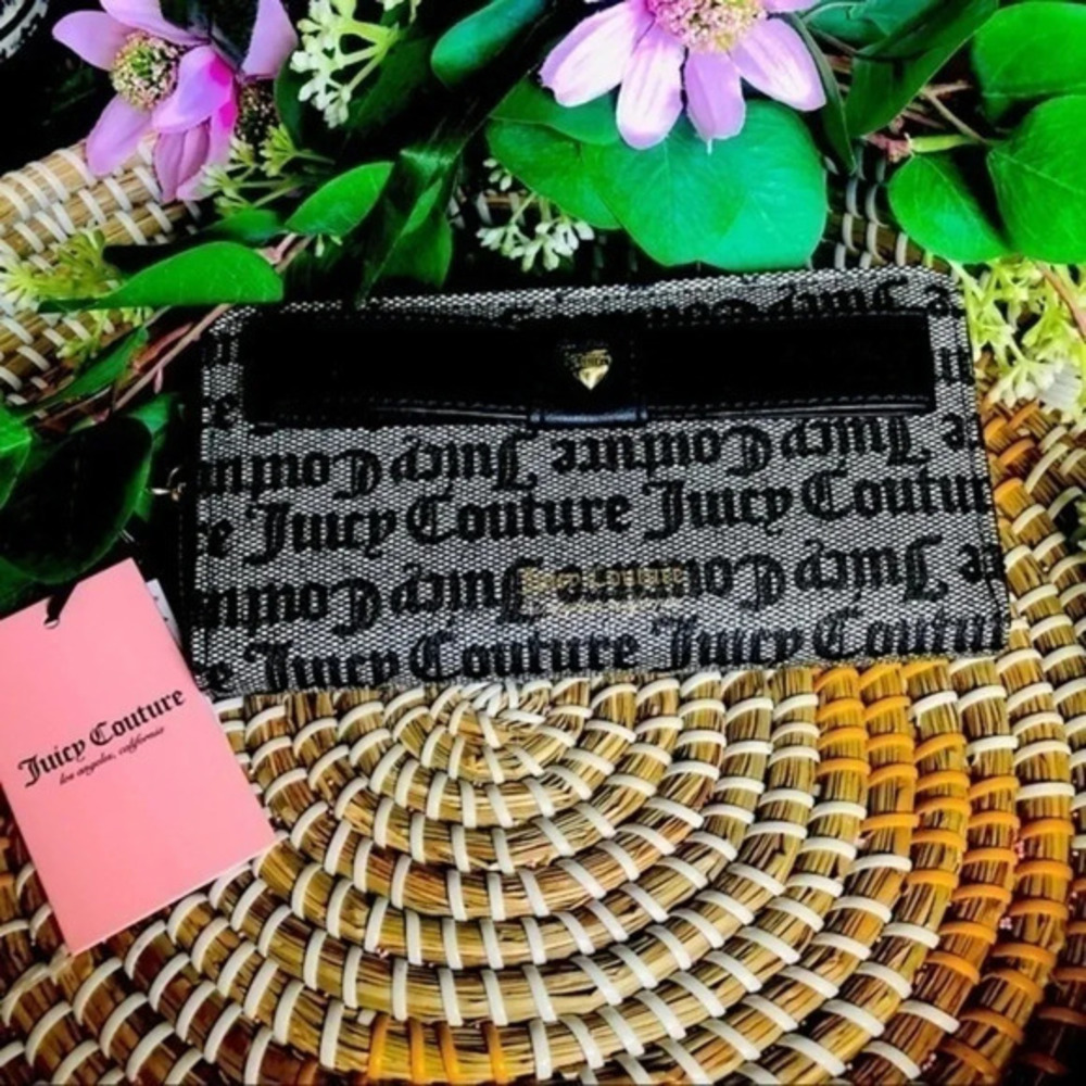 Juicy Couture Black Logo Zip Around Wallet Organizer NWT